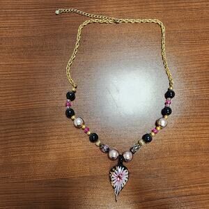 Beaded necklace with chain closures. Glass pendant  jb